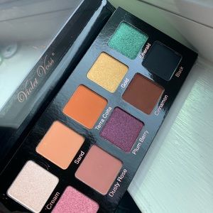Violet Voss Essentials Palette